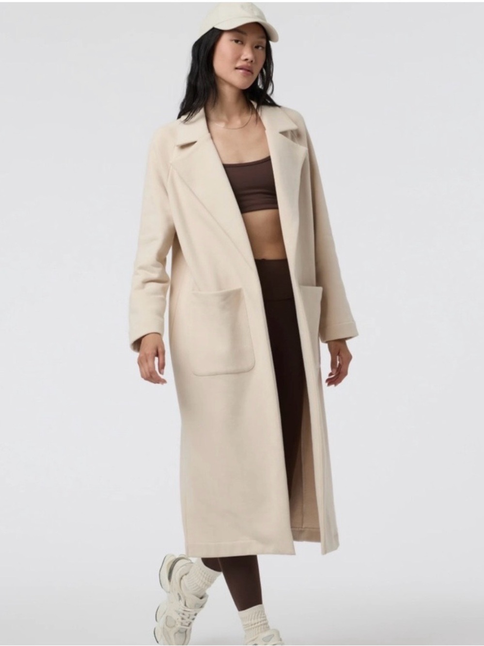 Vuori Restore Trench Coat in Dune, Size Large